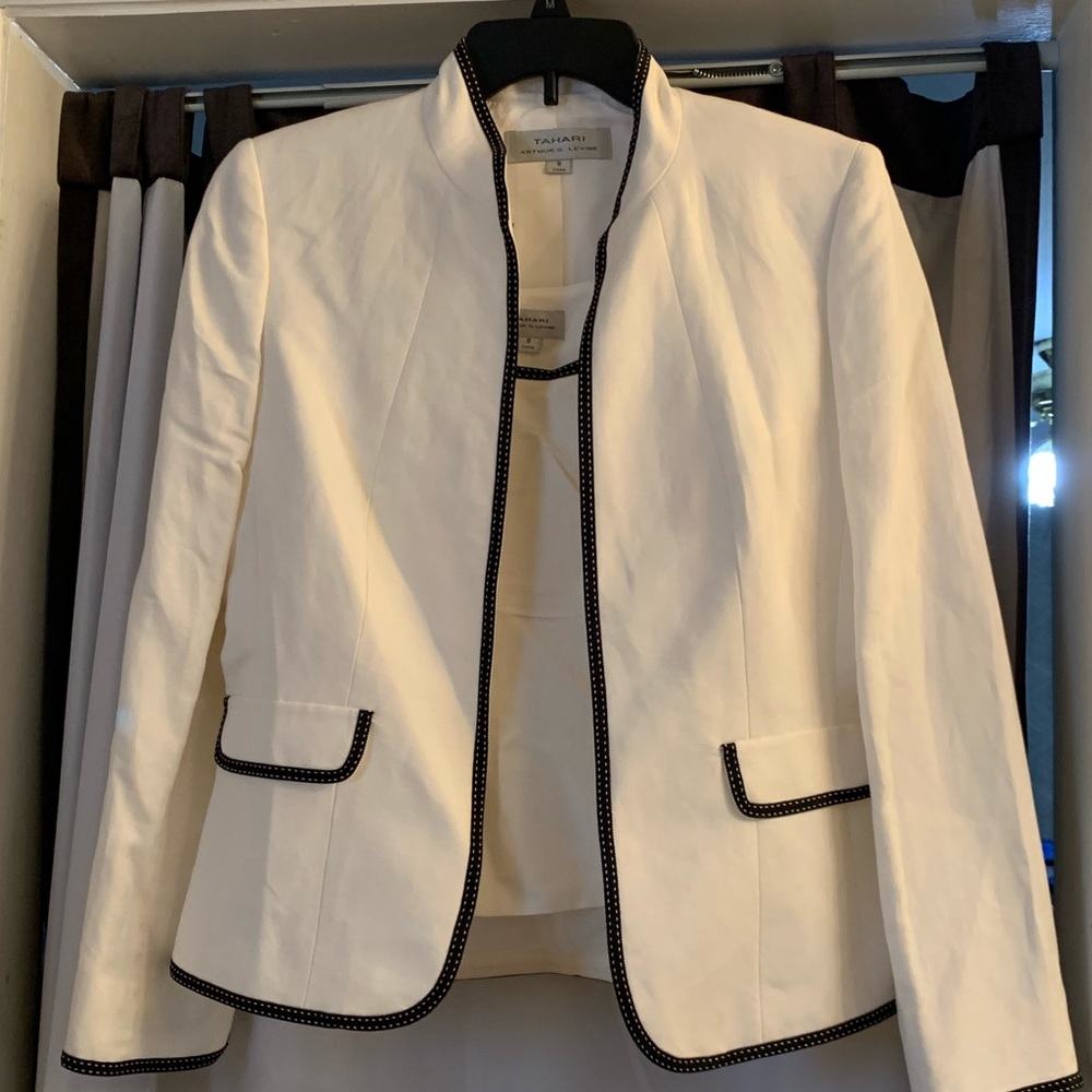 Tahari linen suit jacket and fitted top